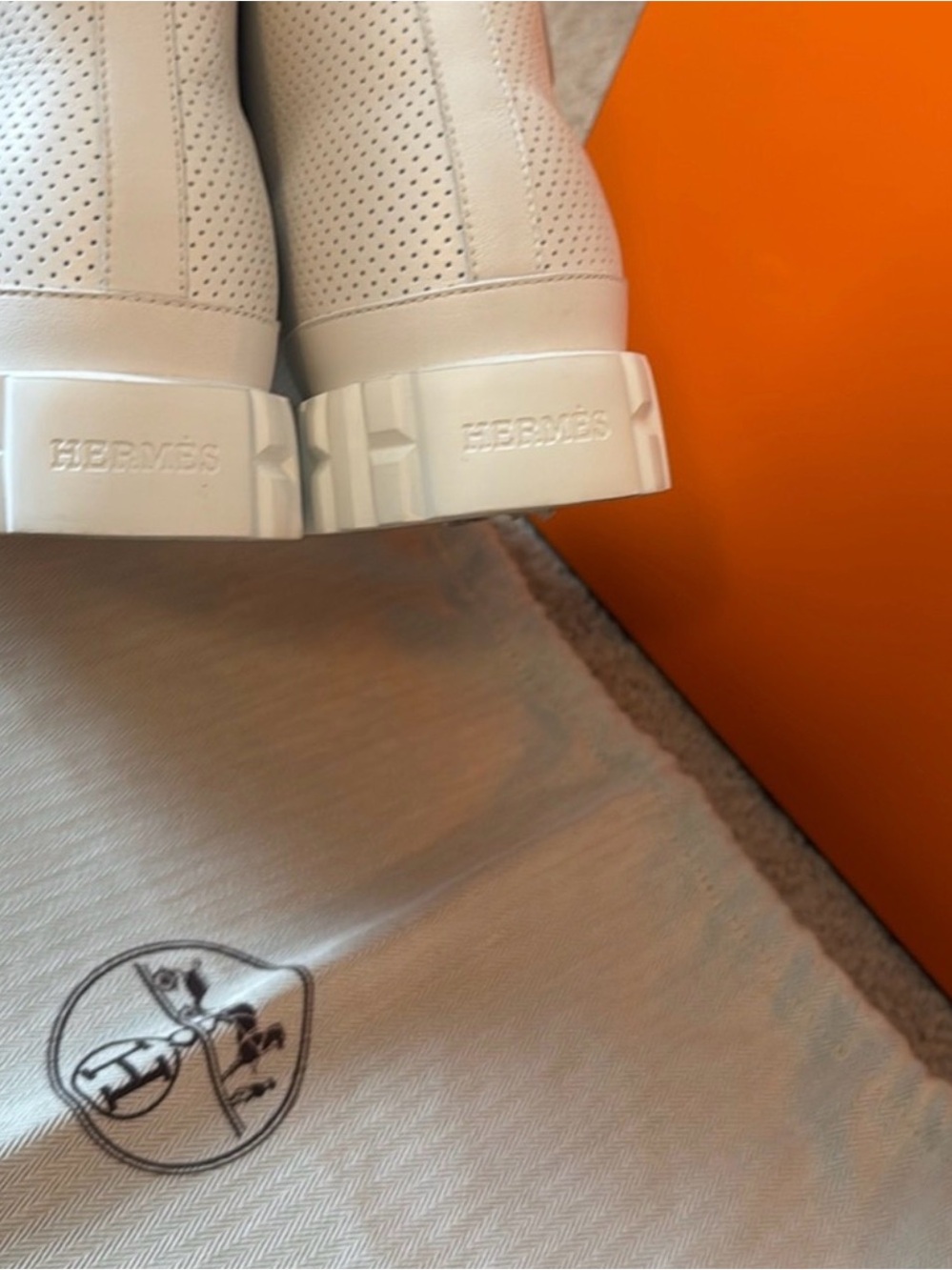 HERMÈS - Picture 11 of 16